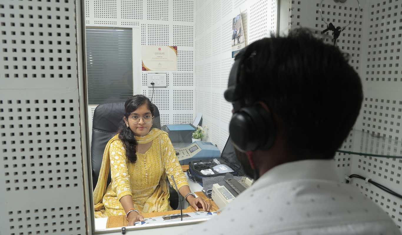 best doctors for cochlear implant in bhopal